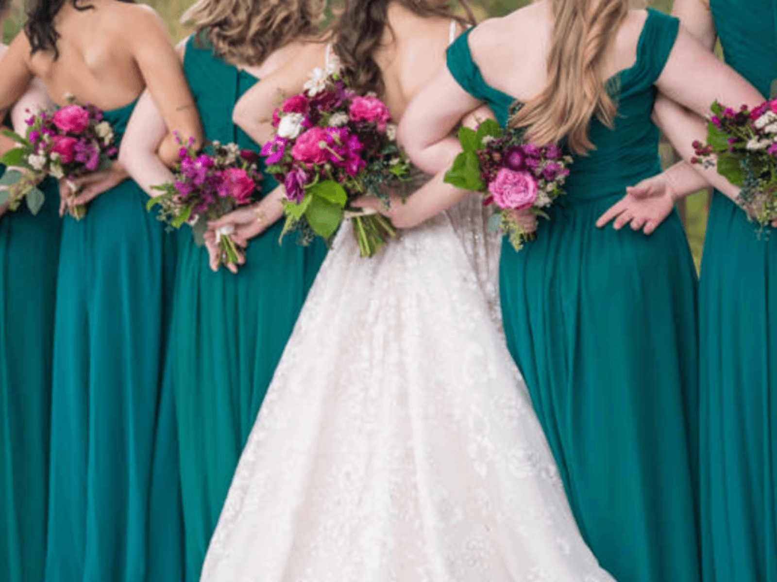 wedding party dresses featured image